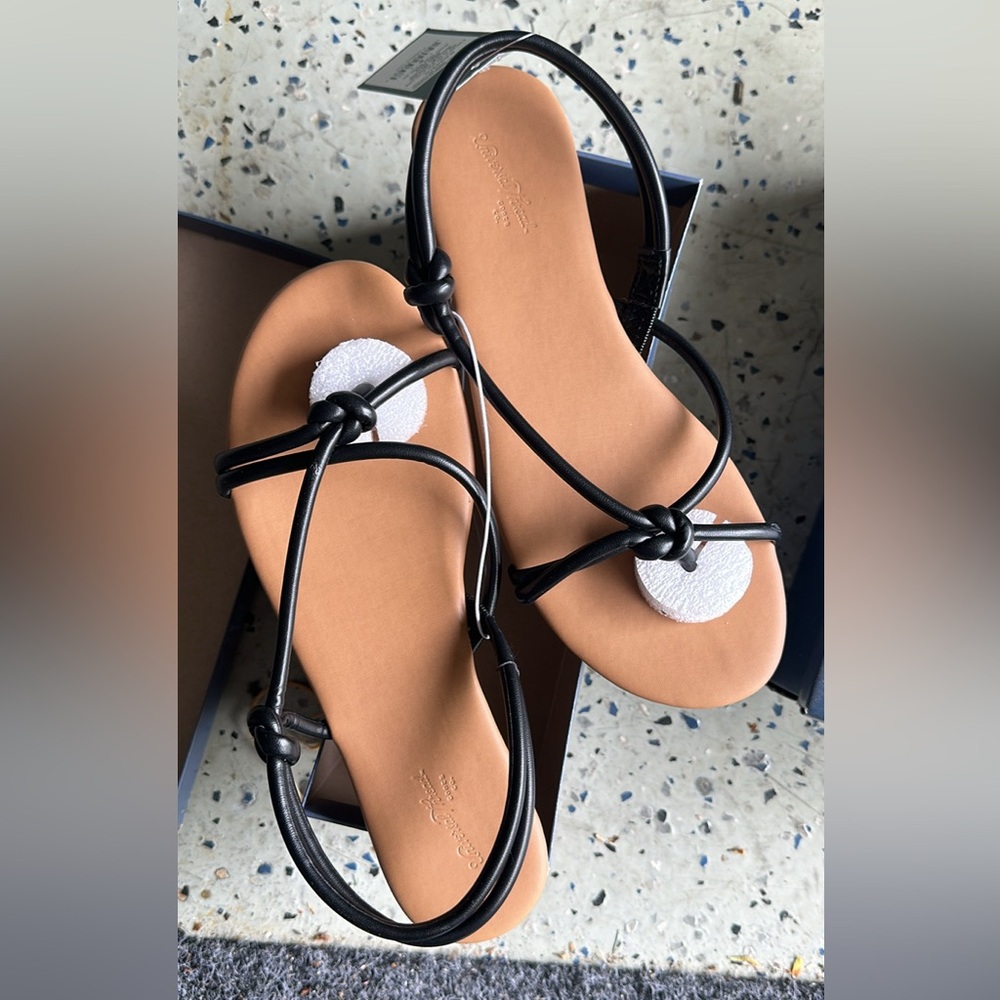 Universal Thread sandals